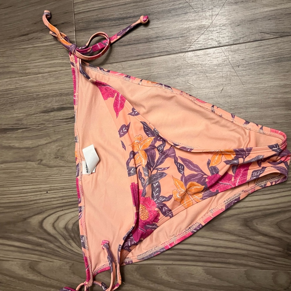Old Navy Pink and Orange Bikini with Classic String Design
